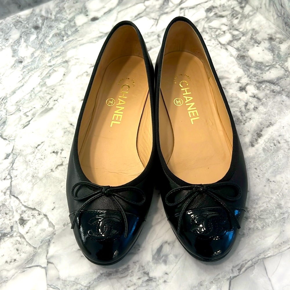 Chanel Ballet Flat Black with Patent Cap Toe Size 6